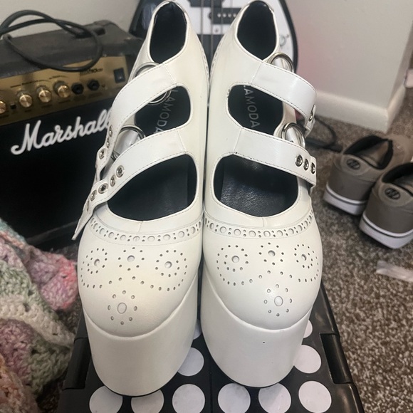 LAMODA PLATFORM HEELS - Picture 4 of 4